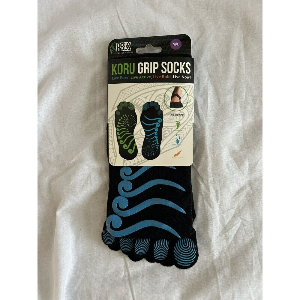 YOGA PBLX/ Koru Grip Socks